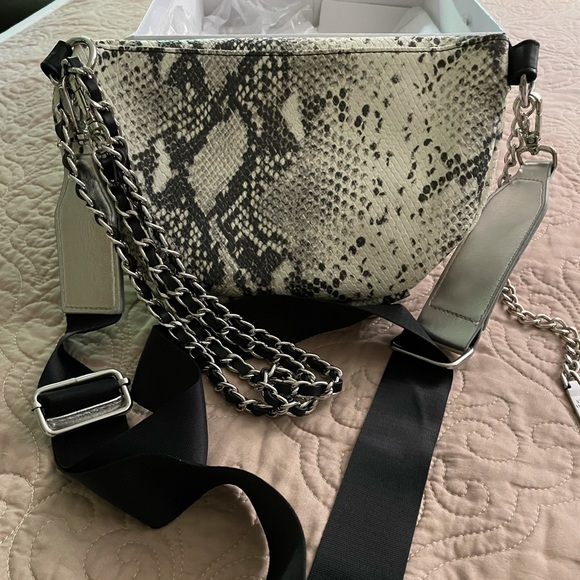 Steve Madden Crossbody - Picture 2 of 2